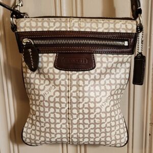 🖤Coach 1941 Rare Boutique Coach Cream Signature Crossbody Bag With Pink Int